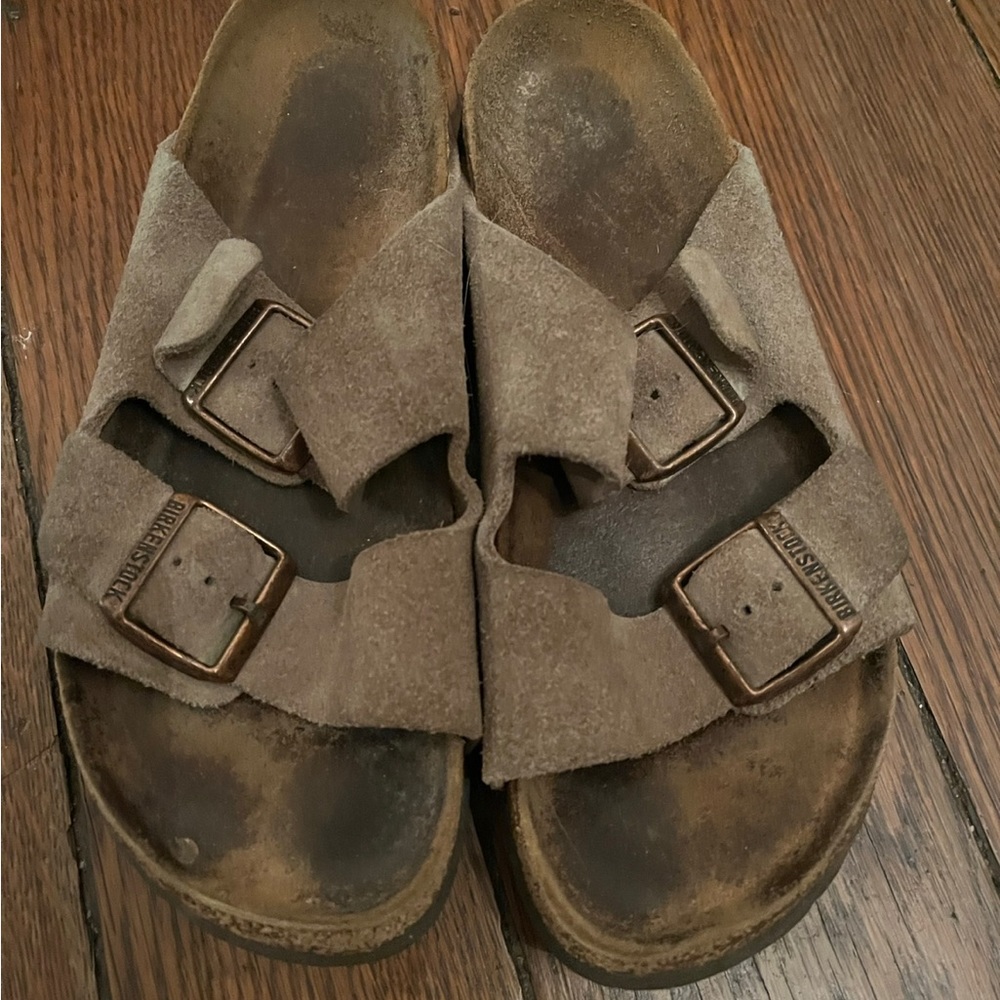 Tan/brown Birkenstocks